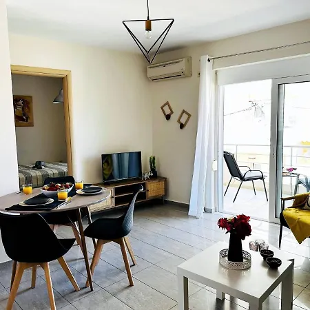 Cozy Snuggle- 2min To Beach, 6min Walk To Old Town דירה *
