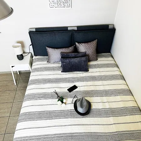 Cozy Snuggle- 2min To Beach, 6min Walk To Old Town