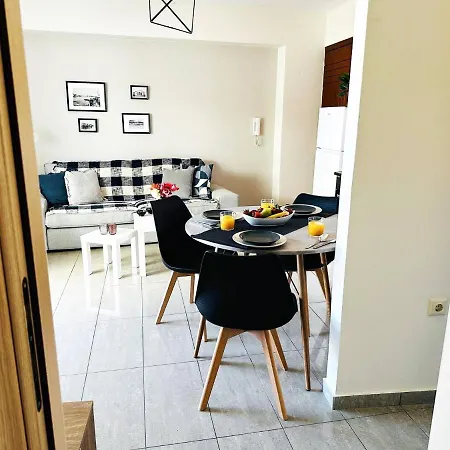 Cozy Snuggle- 2min To Beach, 6min Walk To Old Town *