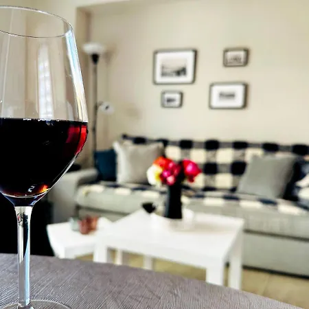 Cozy Snuggle- 2min To Beach, 6min Walk To Old Town Daire *