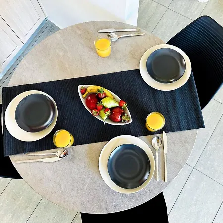 Daire Cozy Snuggle- 2min To Beach, 6min Walk To Old Town Hanya